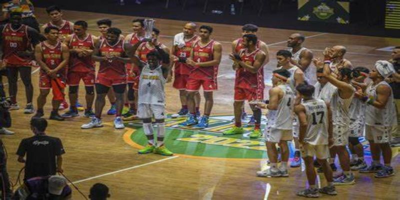 Berapa jumlah pemain bola basket